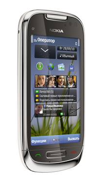 Старт продаж Nokia C7: cветская вечеринка… в магазине? 